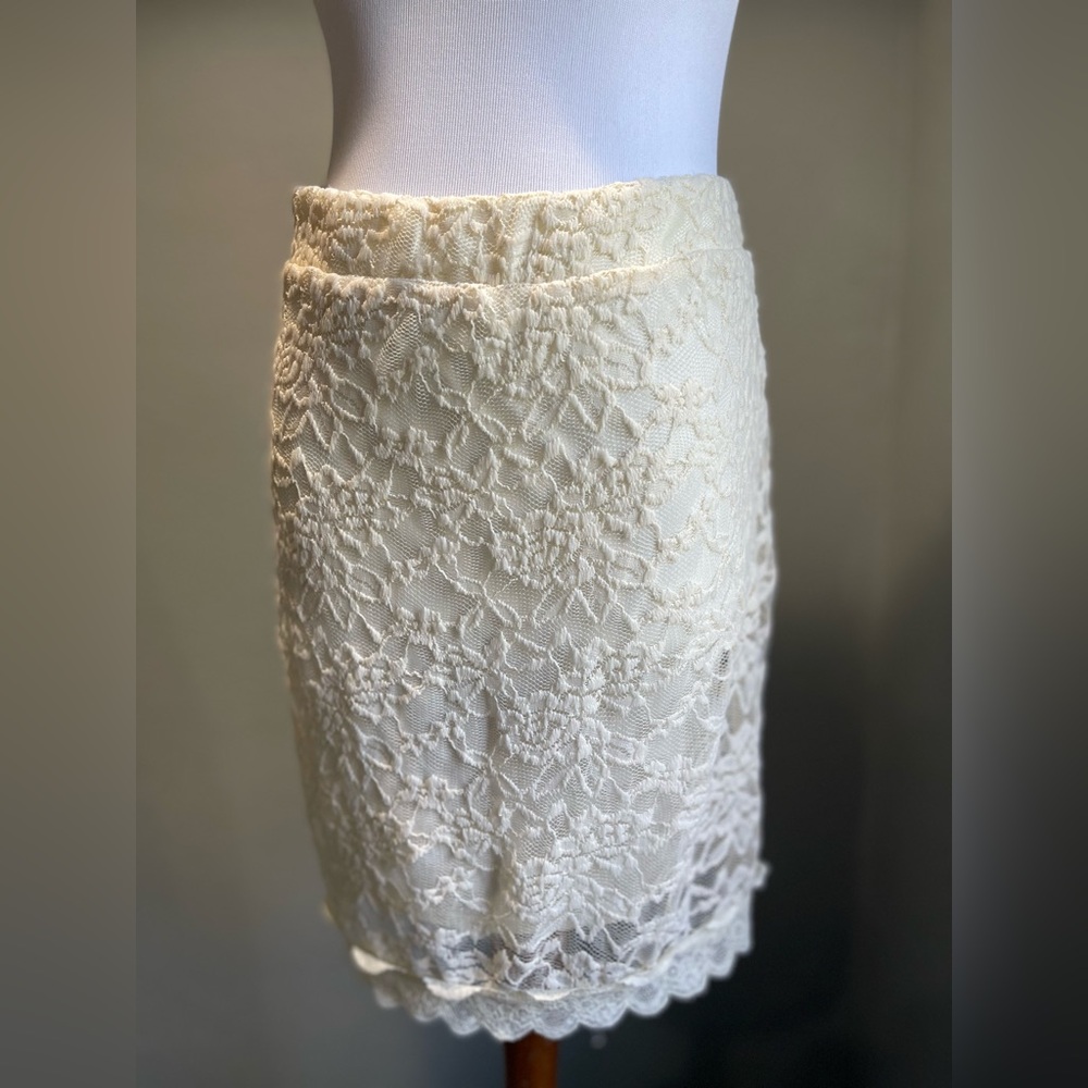 Kimchi Blue Ivory Lace Pencil Skirt